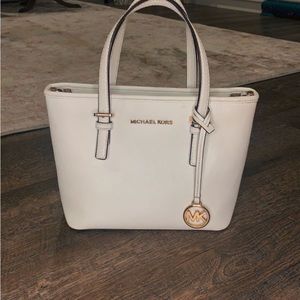 Beautiful white Michael Kors purse